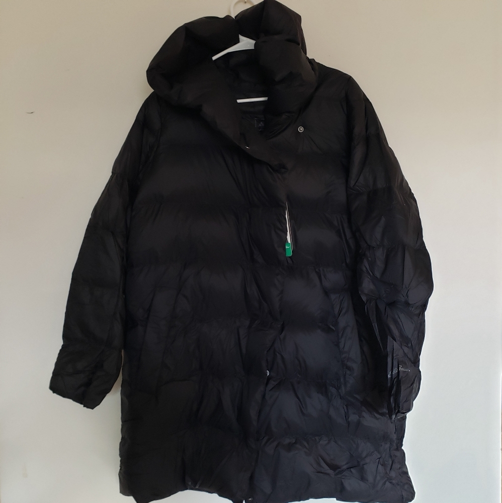 Women's NWT Eddie Bauer Ultralight Down Coat with hood